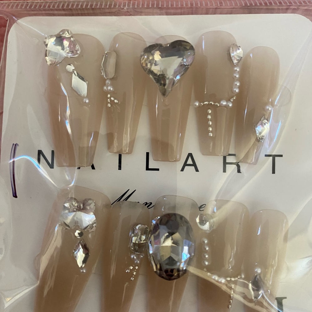 Elegant Rhinestone Embellished False Nails
